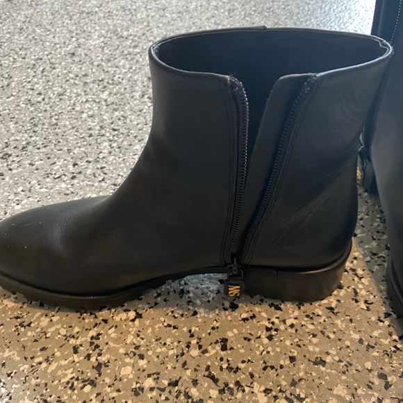 Stuart Weitzman Bootie - Picture 3 of 7